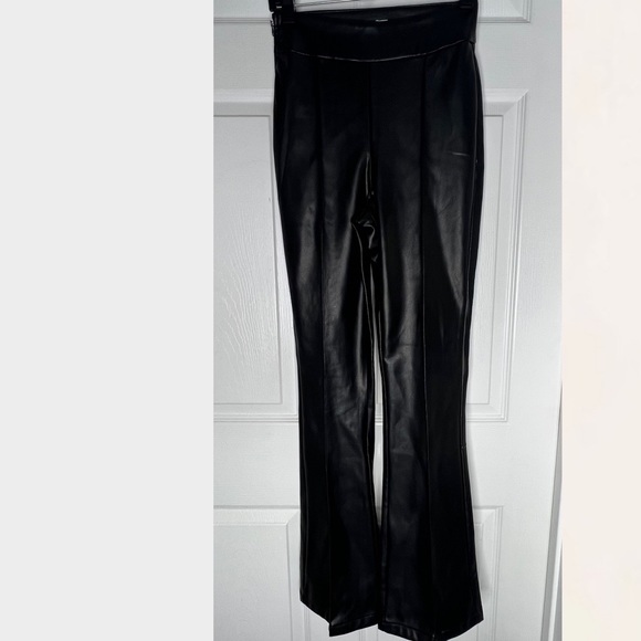 NWOT Oh Polly Faux Vegan Pleather Pants Sz 4 - Picture 9 of 11
